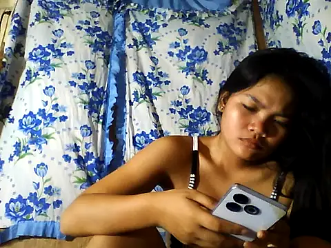 PinaySkinnyJust18 online show from July 8, 2026, 9:59 pm