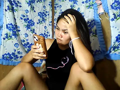Snapshot of PinaySkinnyJust18 chatting on June 16, 2026, 9:42 am PinaySkinnyJust18 online show from June 16, 2026, 9:42 am