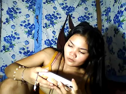 PinaySkinnyJust18 online show from May 2, 2026, 10:42 am