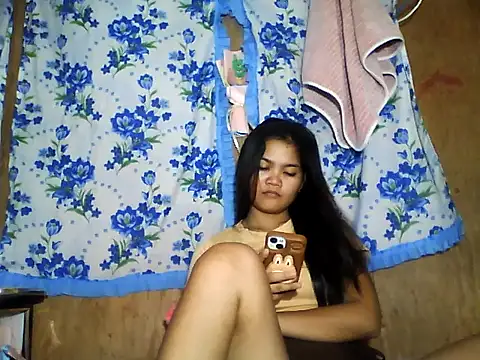 Snapshot of PinaySkinnyJust18 chatting on June 4, 2026, 10:36 pm PinaySkinnyJust18 online show from June 4, 2026, 10:36 pm