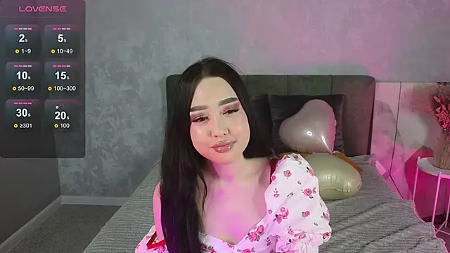 NaomiKim  online show from February 14, 2026, 1:17 am