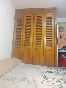 Snapshot of auroracandelax chatting on March 17, 2026, 5:27 pm auroracandelax online show from March 17, 2026, 5:27 pm