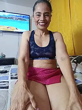 auroracandelax online show from May 9, 2026, 1:09 am