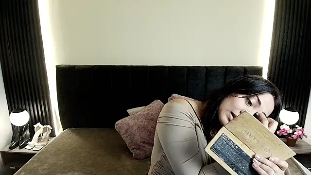 IvonneRoss  online show from March 13, 2026, 12:10 pm