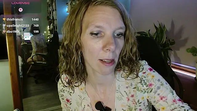 Daisy Lovely online show from July 10, 2026, 4:12 am