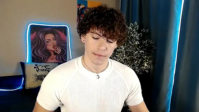 Snapshot of TylerGibson chatting on May 14, 2026, 5:48 am TylerGibson online show from May 14, 2026, 5:48 am