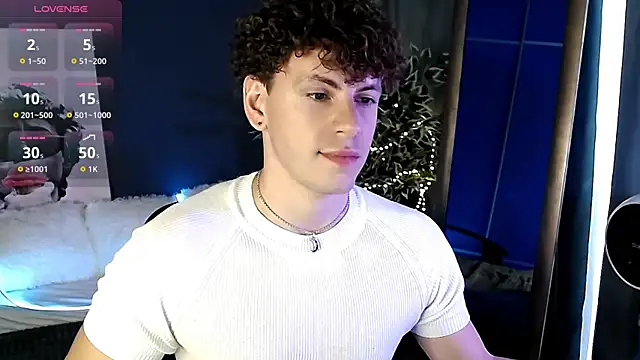 Snapshot of TylerGibson chatting on June 18, 2026, 2:55 pm TylerGibson online show from June 18, 2026, 2:55 pm
