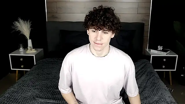 Snapshot of TylerGibson chatting on February 19, 2026, 3:14 am TylerGibson online show from February 19, 2026, 3:14 am