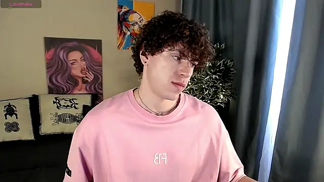 TylerGibson online show from May 6, 2026, 3:54 am