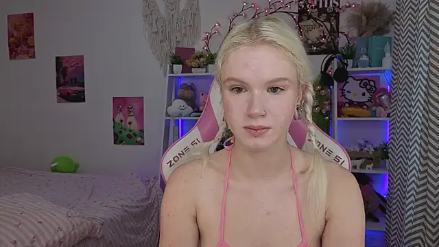 Snapshot of Mia_WaterFall chatting on July 3, 2026, 3:13 am Mia WaterFall online show from July 3, 2026, 3:13 am