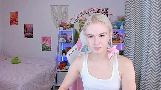 Snapshot of Mia_WaterFall chatting on July 11, 2026, 3:18 am Mia WaterFall online show from July 11, 2026, 3:18 am