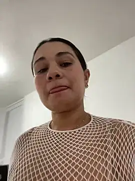 saray mendozaa online show from April 30, 2026, 10:58 pm
