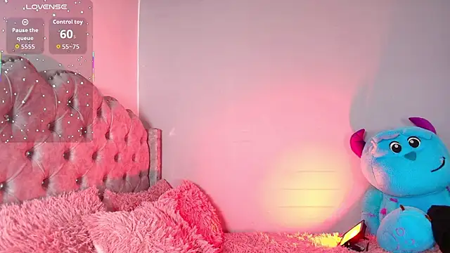 melina hernandezz online show from March 6, 2026, 8:26 pm