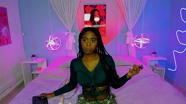 naomi campell online show from February 26, 2026, 7:36 pm