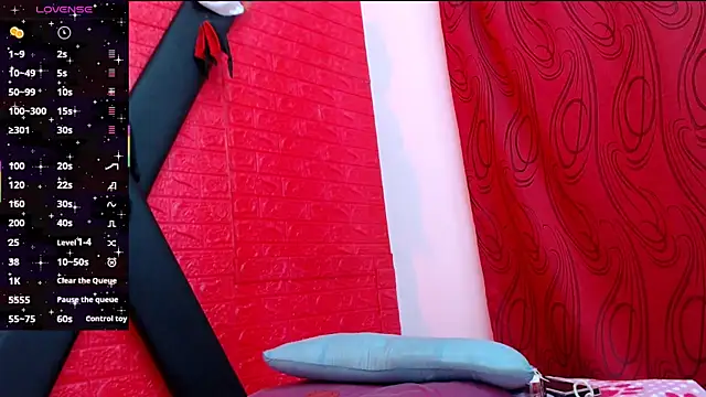 Snapshot of juliette18rose chatting on March 8, 2026, 8:01 pm juliette18rose online show from March 8, 2026, 8:01 pm