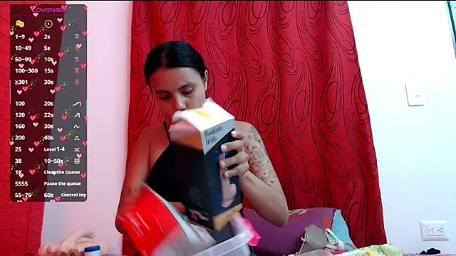 Snapshot of juliette18rose chatting on March 5, 2026, 7:43 pm juliette18rose online show from March 5, 2026, 7:43 pm