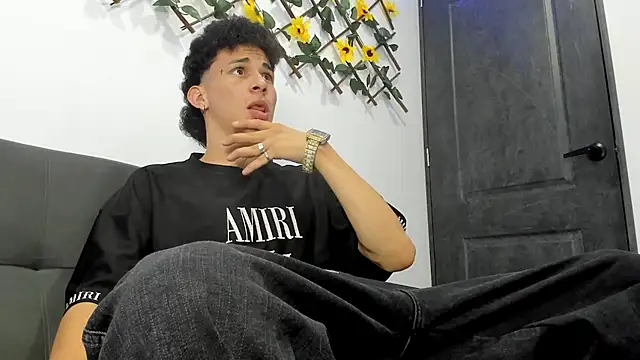 Snapshot of Maxxx_bigcockx chatting on February 28, 2026, 12:21 am Maxxx bigcockx online show from February 28, 2026, 12:21 am