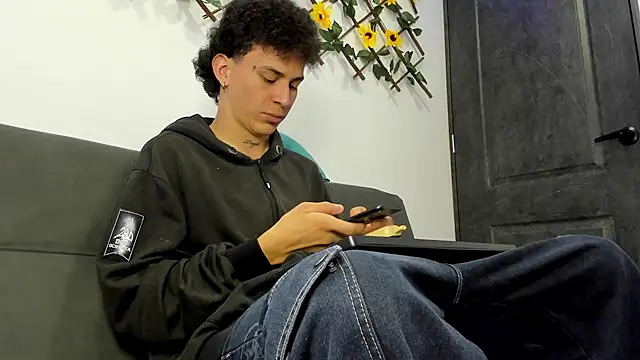 Snapshot of Maxxx_bigcockx chatting on February 22, 2026, 2:25 am Maxxx bigcockx online show from February 22, 2026, 2:25 am