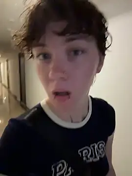 Snapshot of IceMur chatting on April 8, 2026, 2:24 am IceMur online show from April 8, 2026, 2:24 am