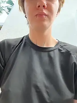 Snapshot of IceMur chatting on April 6, 2026, 2:18 am IceMur online show from April 6, 2026, 2:18 am