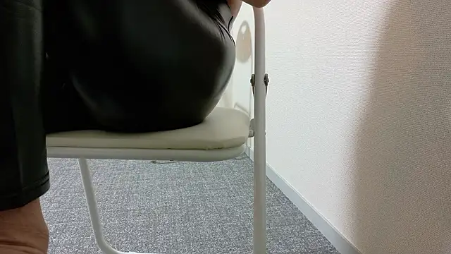 kyuleather online show from February 28, 2026, 1:11 pm