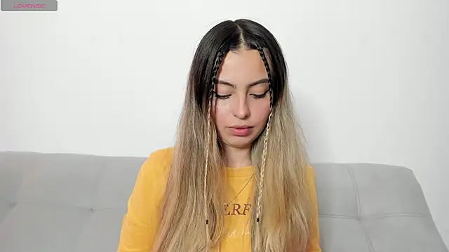 Snapshot of Fernanda_aaaa chatting on May 13, 2026, 3:30 pm Fernanda aaaa online show from May 13, 2026, 3:30 pm