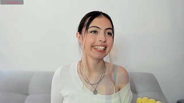 Snapshot of Fernanda_aaaa chatting on April 14, 2026, 4:23 pm Fernanda aaaa online show from April 14, 2026, 4:23 pm