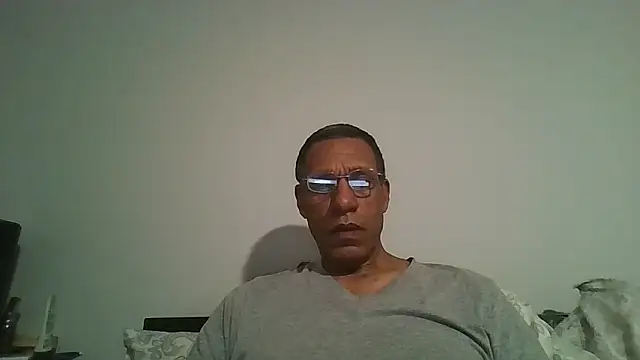 swimmer2496 online show from January 17, 2026, 9:02 am