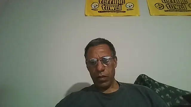 swimmer2496 online show from May 4, 2026, 4:49 am