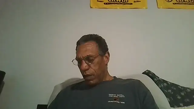 swimmer2496 online show from May 9, 2026, 1:20 am