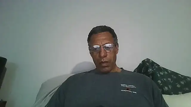 swimmer2496 online show from May 11, 2026, 1:29 am