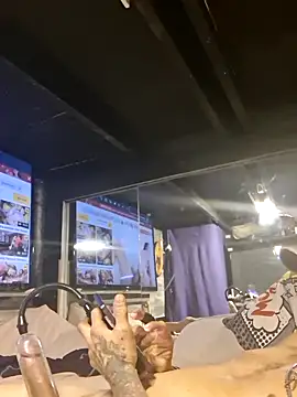 Slick69j online show from February 4, 2026, 4:51 am