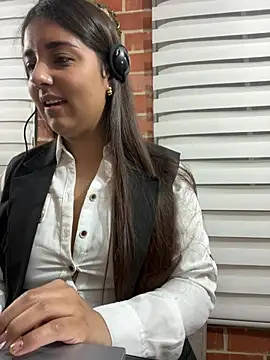 A-uroora online show from February 5, 2026, 7:48 am