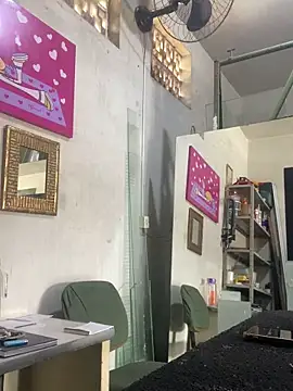 Snapshot of chatting on April 8, 2026, 1:01 pm online show from April 8, 2026, 1:01 pm