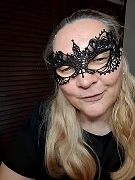 Snapshot of MaskedQueen77 chatting on May 11, 2026, 4:04 pm MaskedQueen77 online show from May 11, 2026, 4:04 pm