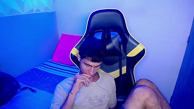 Akyra latinn online show from February 21, 2026, 4:31 pm