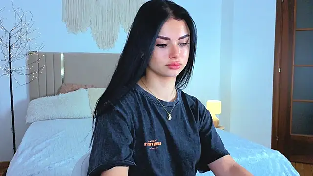 Snapshot of Silena_sky chatting on July 1, 2026, 6:58 am Silena sky online show from July 1, 2026, 6:58 am