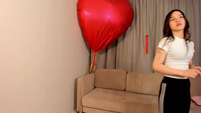 TreasaCrebs online show from February 12, 2026, 6:29 pm