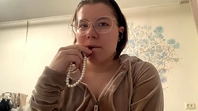 Elna coolbyts online show from February 13, 2026, 2:06 pm