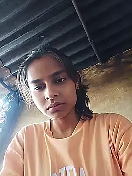 Snapshot of Queen_Simran chatting on August 1, 2026, 6:44 am Queen Simran online show from August 1, 2026, 6:44 am