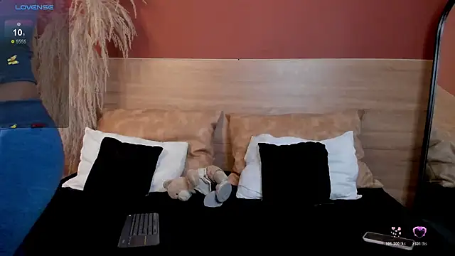 scarlett25   online show from February 22, 2026, 3:02 pm