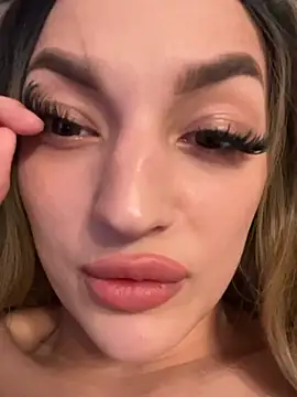 Snapshot of SashaPri chatting on March 19, 2026, 3:45 pm SashaPri online show from March 19, 2026, 3:45 pm