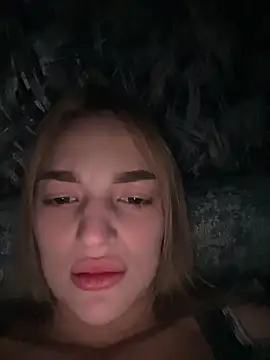 Snapshot of SashaPri chatting on February 17, 2026, 5:21 pm SashaPri online show from February 17, 2026, 5:21 pm