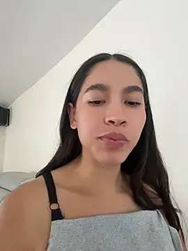 Snapshot of JuliaaVega chatting on August 6, 2026, 5:52 pm JuliaaVega online show from August 6, 2026, 5:52 pm