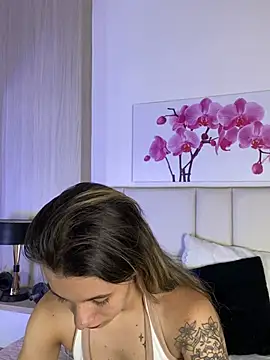 JuliaColemann online show from July 9, 2026, 11:53 am