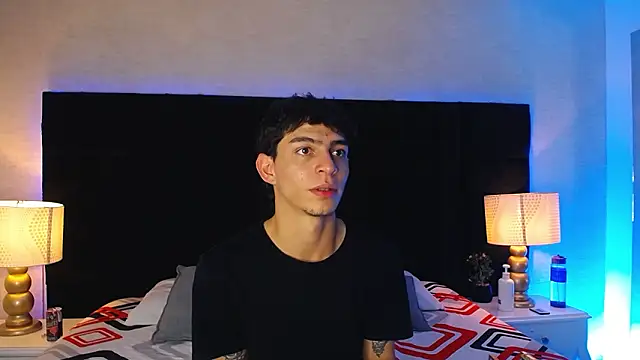 Logan Woods online show from February 18, 2026, 1:25 am