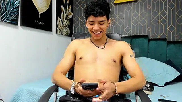 Snapshot of Tobias_Vega chatting on May 13, 2026, 7:48 am Tobias Vega online show from May 13, 2026, 7:48 am