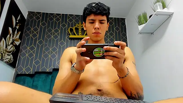 Snapshot of Tobias_Vega chatting on May 12, 2026, 8:00 am Tobias Vega online show from May 12, 2026, 8:00 am