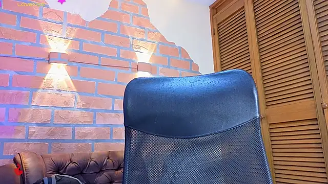 Snapshot of mister_eithan chatting on March 7, 2026, 2:18 am mister eithan online show from March 7, 2026, 2:18 am