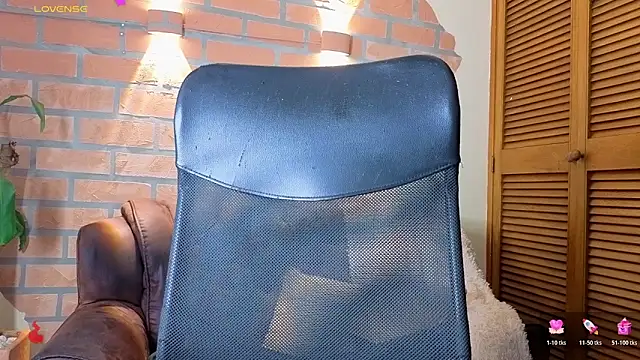 Snapshot of mister_eithan chatting on February 26, 2026, 2:11 am mister eithan online show from February 26, 2026, 2:11 am